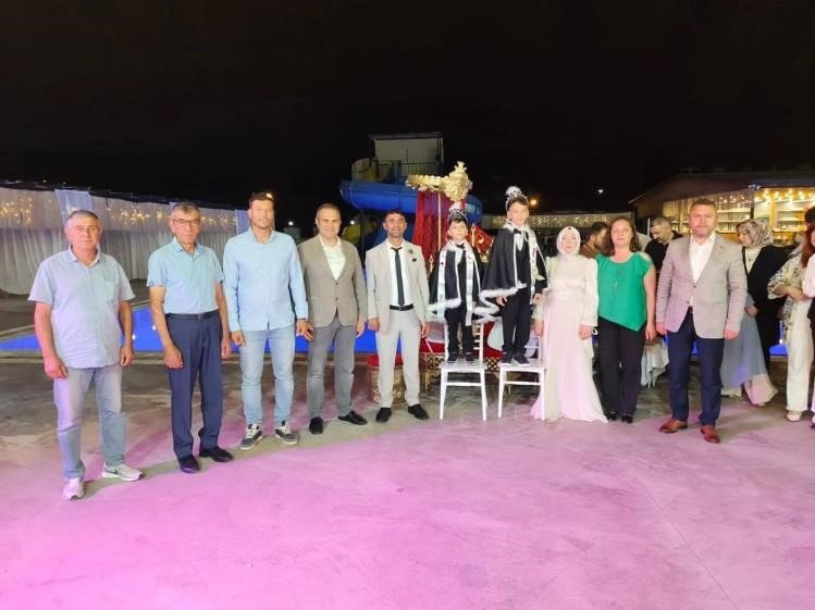 baskan-dilsiz-dugun-ve-sunnet-cemiyetlerinde-vatandaslarla-bulustu