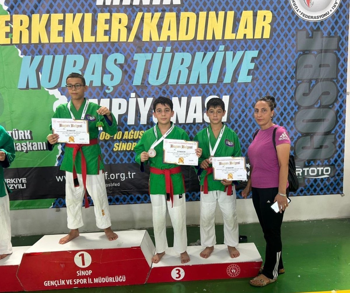 genc-sporcu-umuthan-yagcidan-madalya