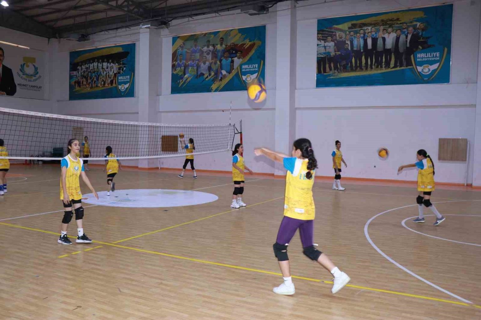 haliliye-belediyesi-voleybolun-yildizlarini-kesfediyor