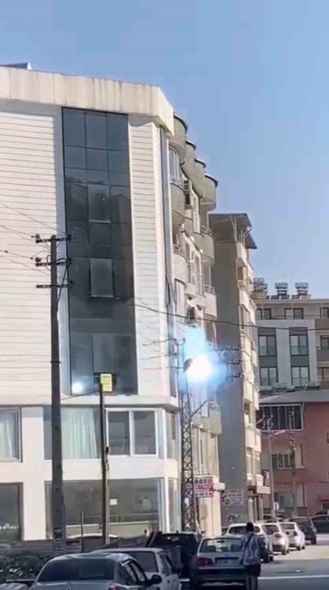 hatayda-asiri-sicaklarla-birlikte-elektrik-hattinda-art-arda-patlamalar-yasandi