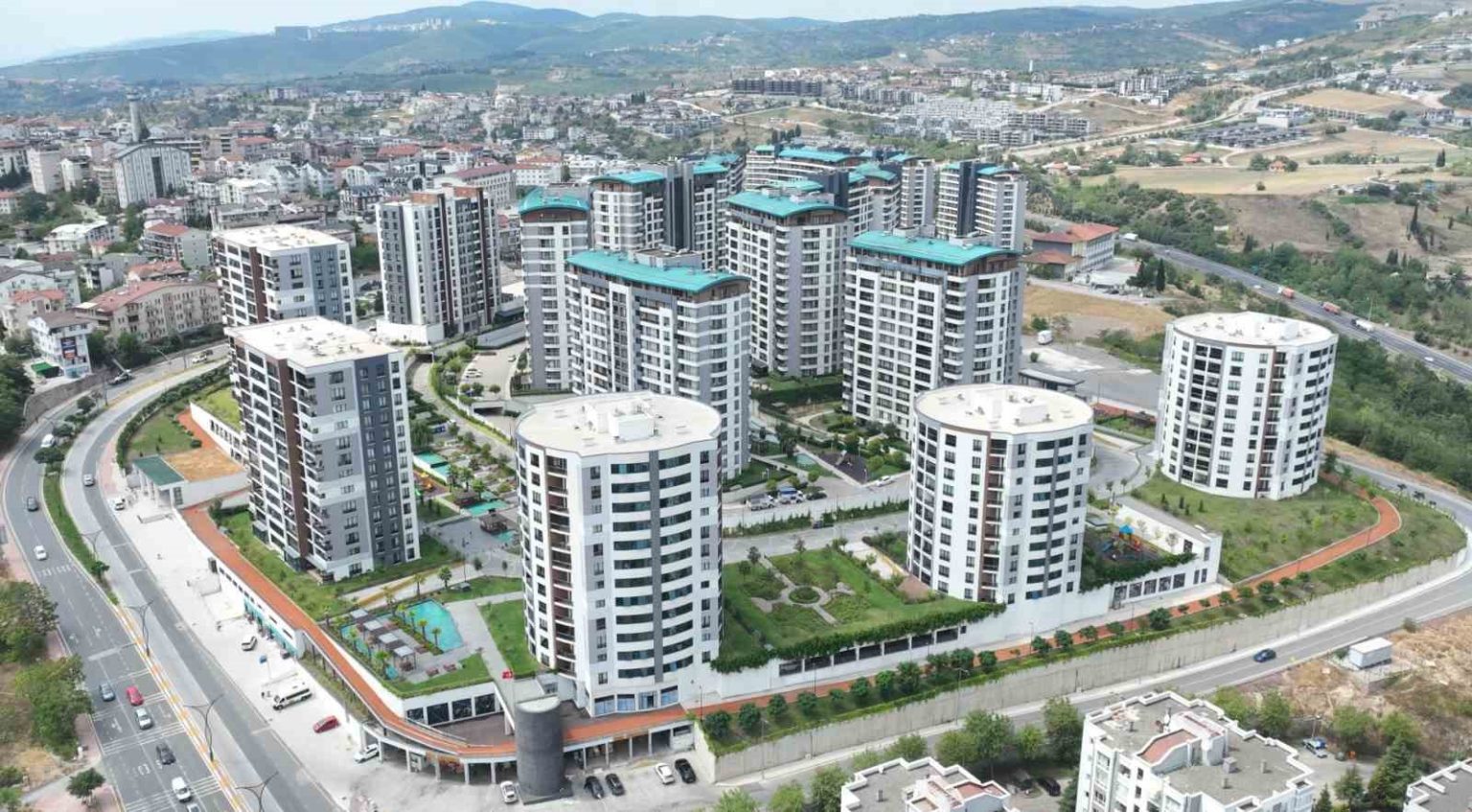 kocaeliye-825-konut-ve-31-ticari-alan-kazandirildi