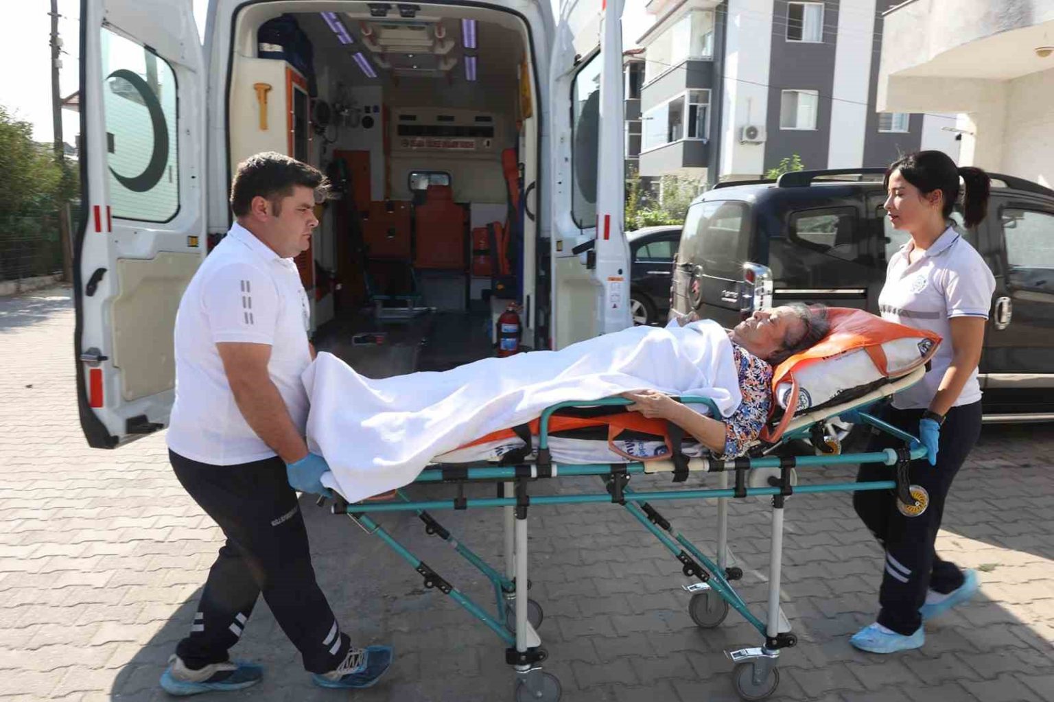 mugla-buyuksehir-hasta-nakil-araclari-vatandasin-hizmetinde