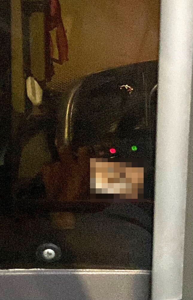 otobus-soforu-seyir-halinde-mustehcen-video-izlerken-yakalandi