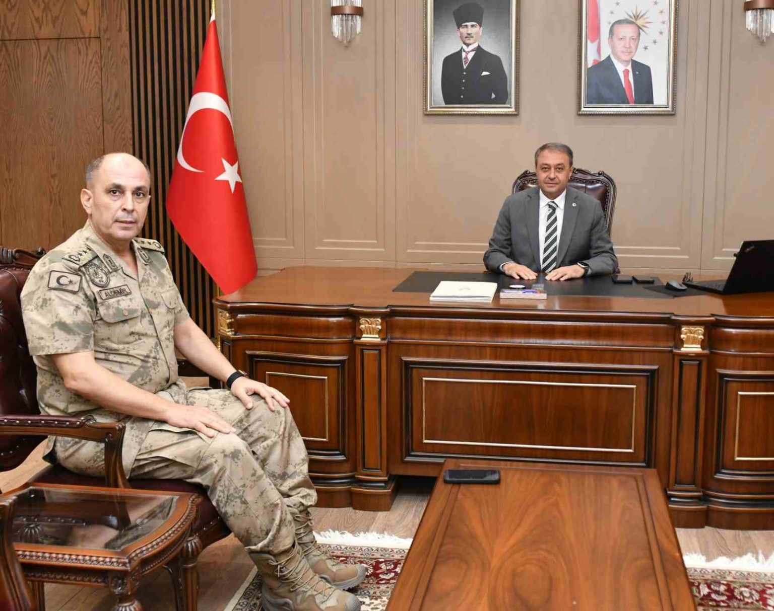 sanliurfa-il-jandarma-komutani-goreve-basladi