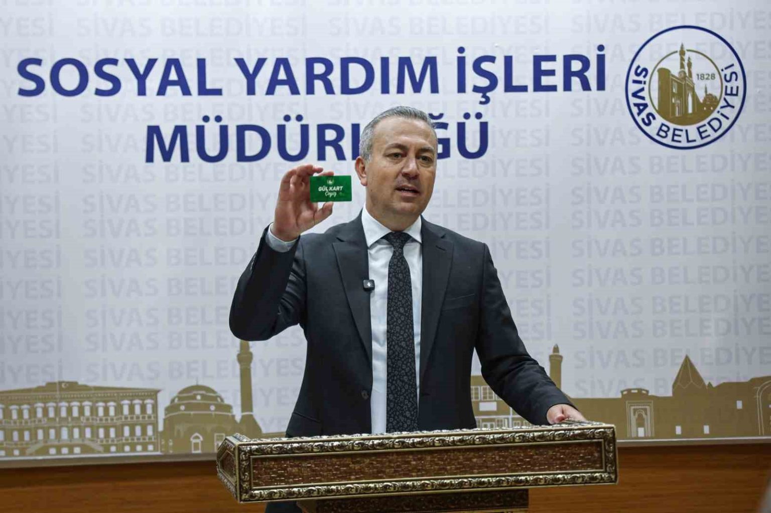sivas-belediyesinin-evlenecek-ciftlere-destegi-devam-ediyor
