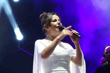 sorfestin-son-gununde-atilla-yilmaz-ve-merve-ozbey-ruzgari-esti