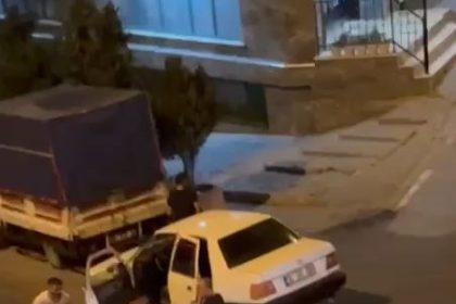 tartistigi-adami-bicakla-kovaladi-o-anlar-kamerada