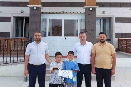 tdv-kutahyadan-trafik-kazasi-geciren-cocuga-yeni-bisiklet-hediyesi