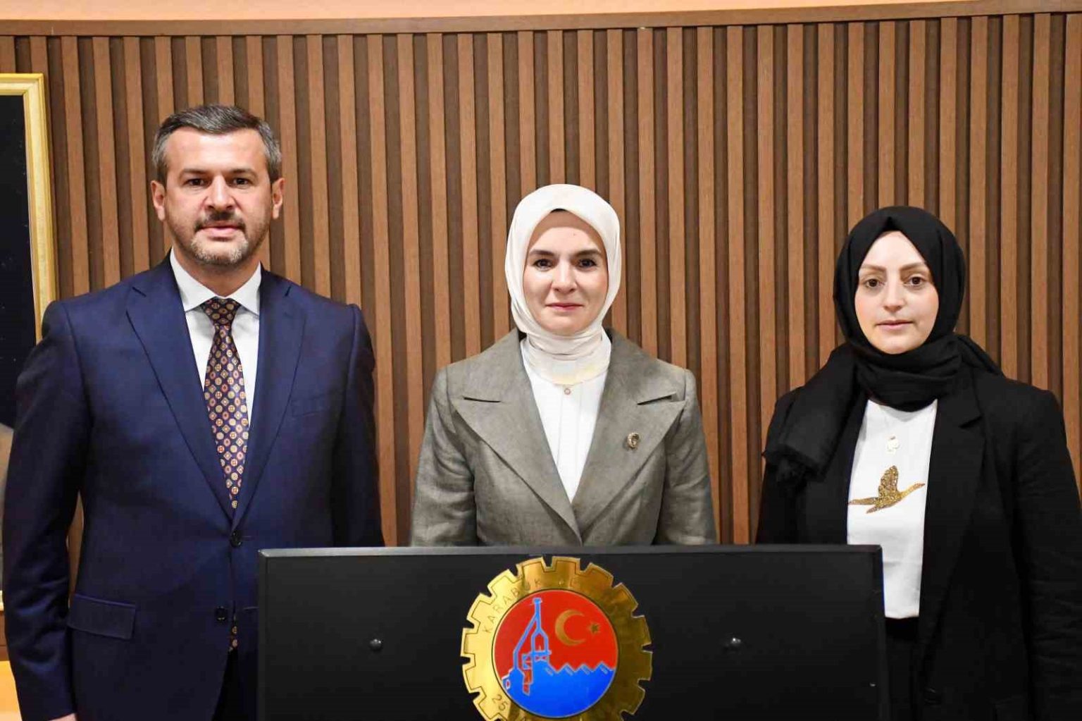 aile-ve-sosyal-hizmetler-bakani-goktas-karabuk-belediyesini-ziyaret-etti