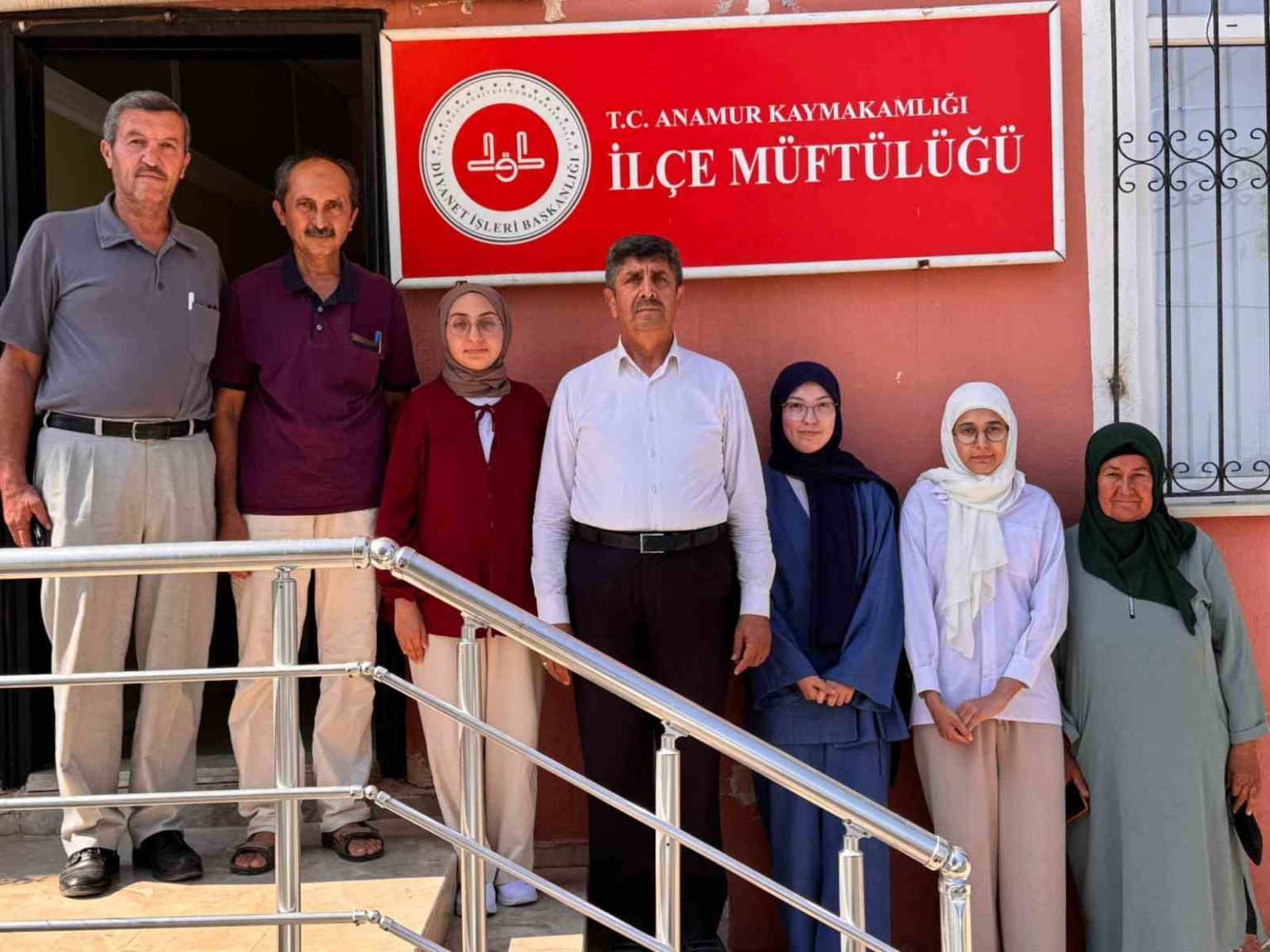 anamurlu-3-ogrenci-umre-yolunda