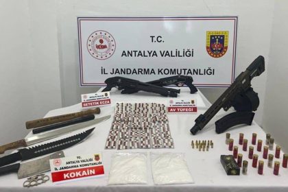 antalyada-jandarmadan-uyusturucu-ve-silah-operasyonu