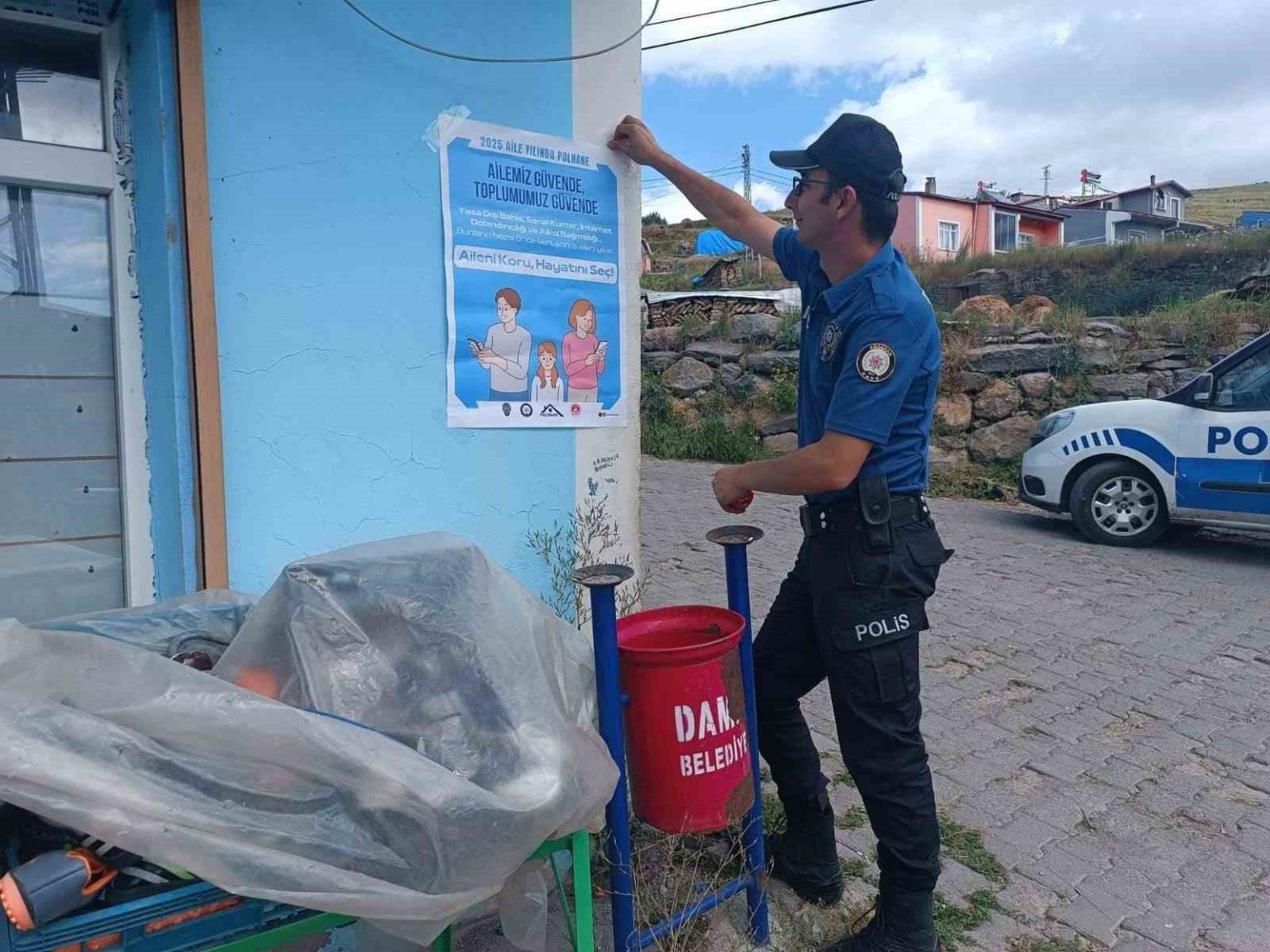 ardahanda-polis-ekiplerinden-vatandasa-brosurlu-uyari
