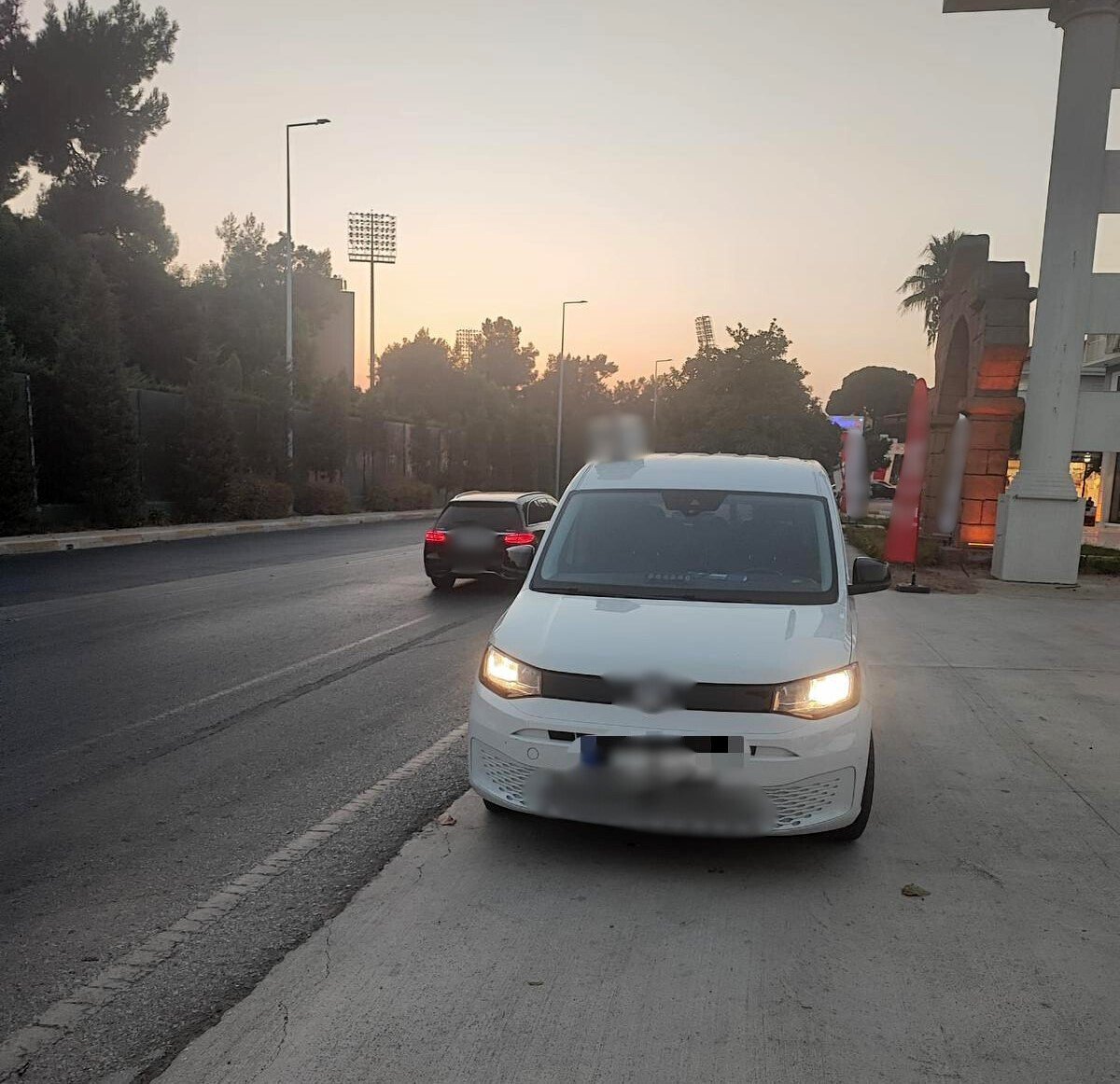 asayis-uygulamasinda-5-aranan-arac-1-sahis-ve-narkotik-madde-ele-gecirildi