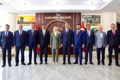 bakan-goktas-balikesirde-bin-87-vatandasimiza-143-personelimizle-psikososyal-destek-ve-cesitli-destekler-sagladik