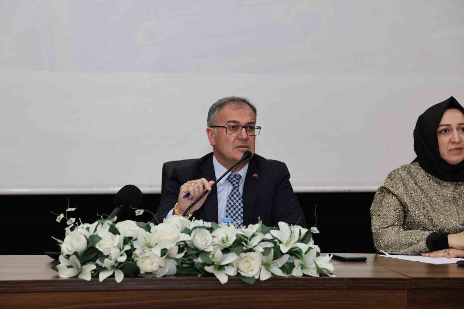 baskan-ozdogan-hacilara-deger-katacak-yatirimlar-icin-kapimiz-acik