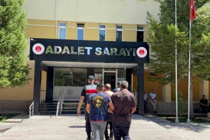bayburtta-saman-balyasi-hirsizligina-karisan-3-supheliye-ev-hapsi-cezasi-verildi