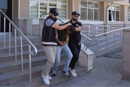 doktorlarin-e-imzasini-kullanarak-yesil-recete-ilaci-yazan-hastane-personeli-tutuklandi