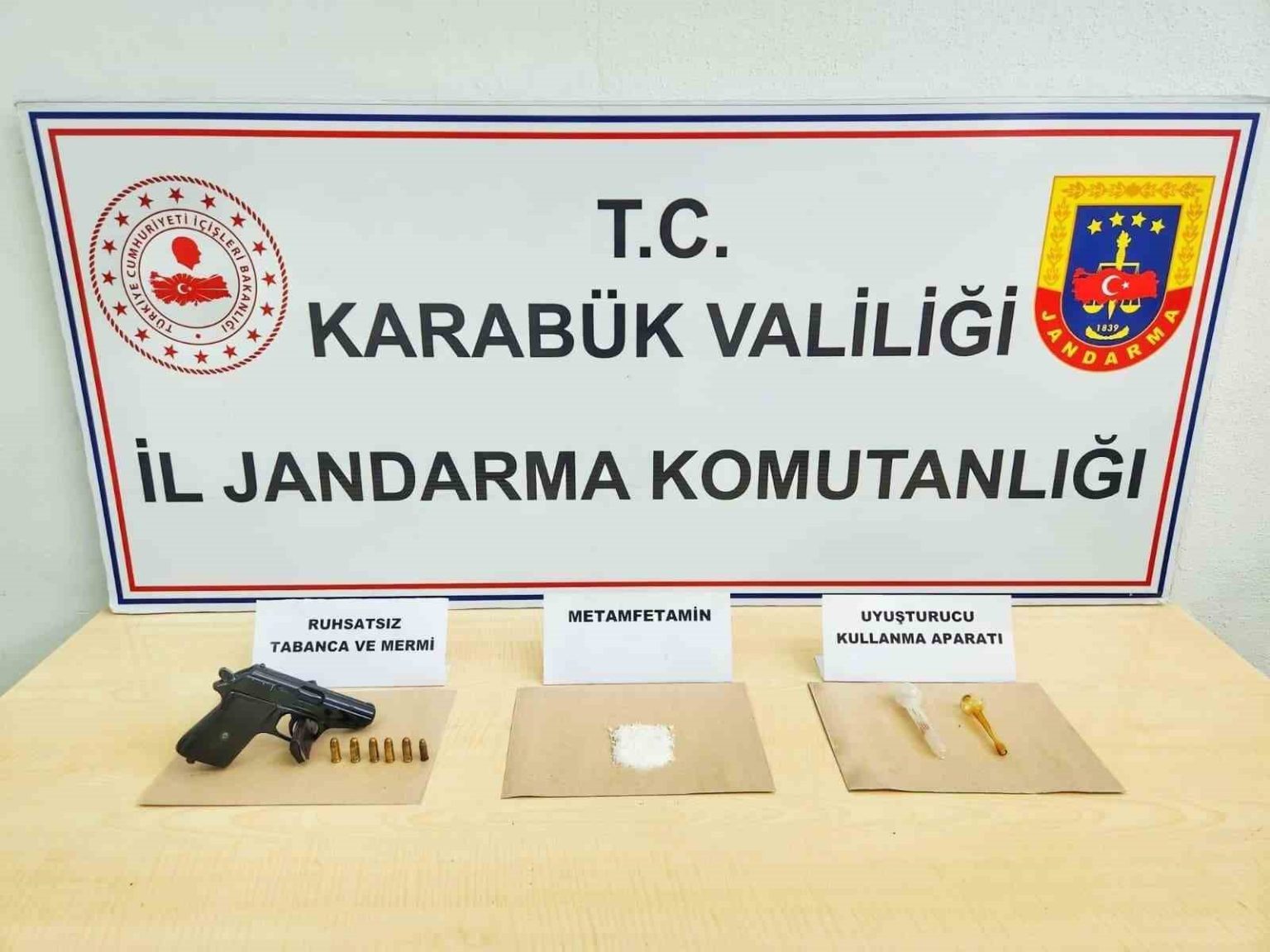 karabukte-uyusturucu-ve-patlayici-ele-gecirildi