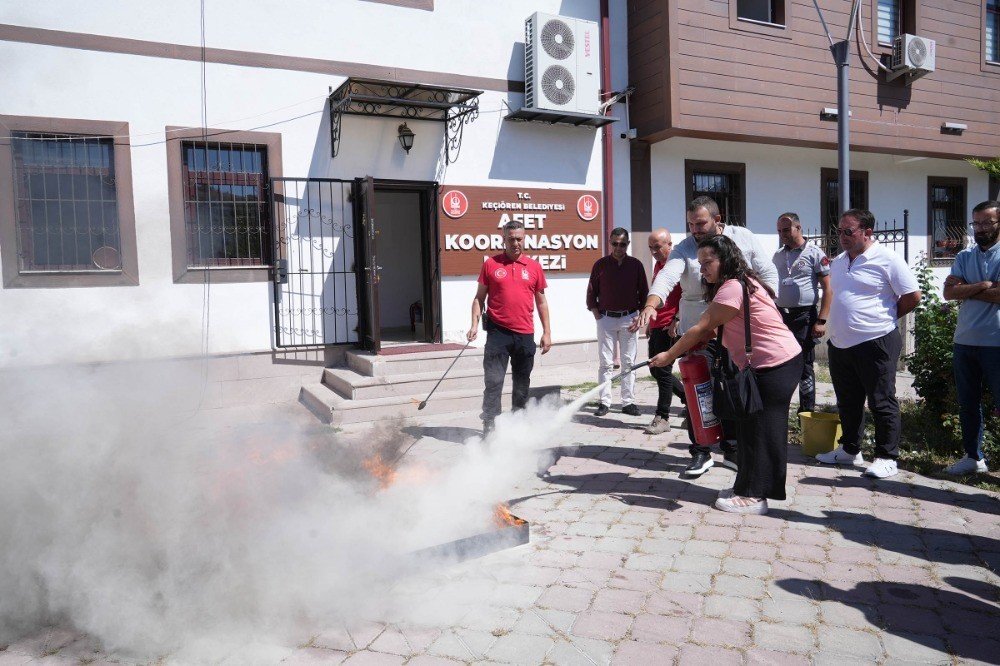 kecioren-belediyesi-personeline-afet-ve-yangin-egitimi