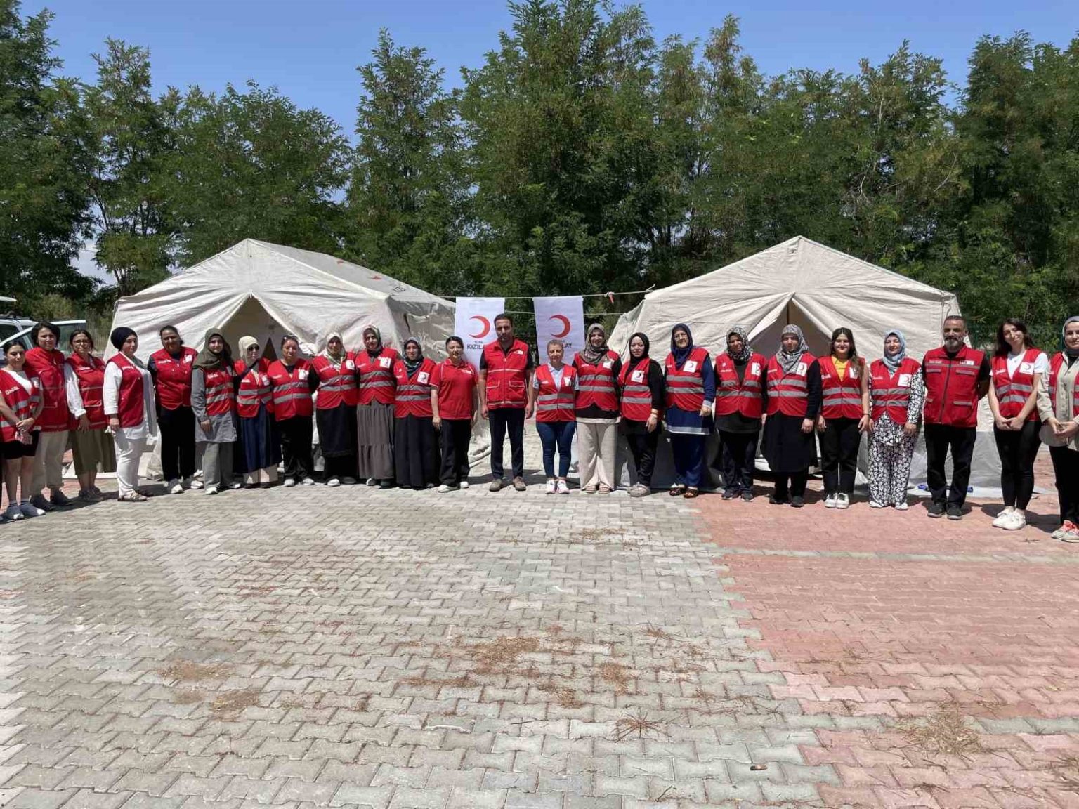 merhamet-cinarlari-kizilay-kadin-gonulluleri-malazgirtte