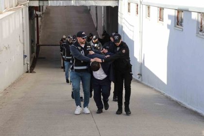 ozel-harekatin-el-bombalari-ve-mermilerini-satan-10-kisi-hakkinda-41-yil-6-aya-kadar-hapis-istendi