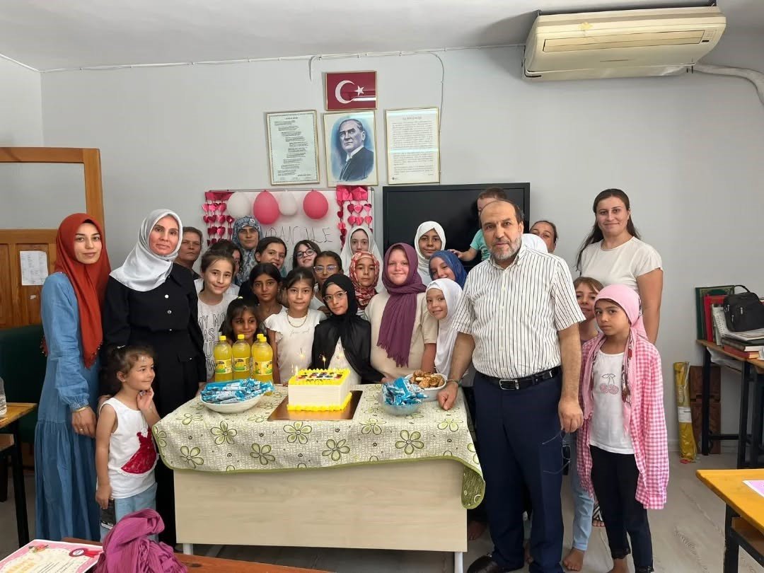 sokede-kurana-gecen-ogrencilere-belgeleri-takdim-edildi