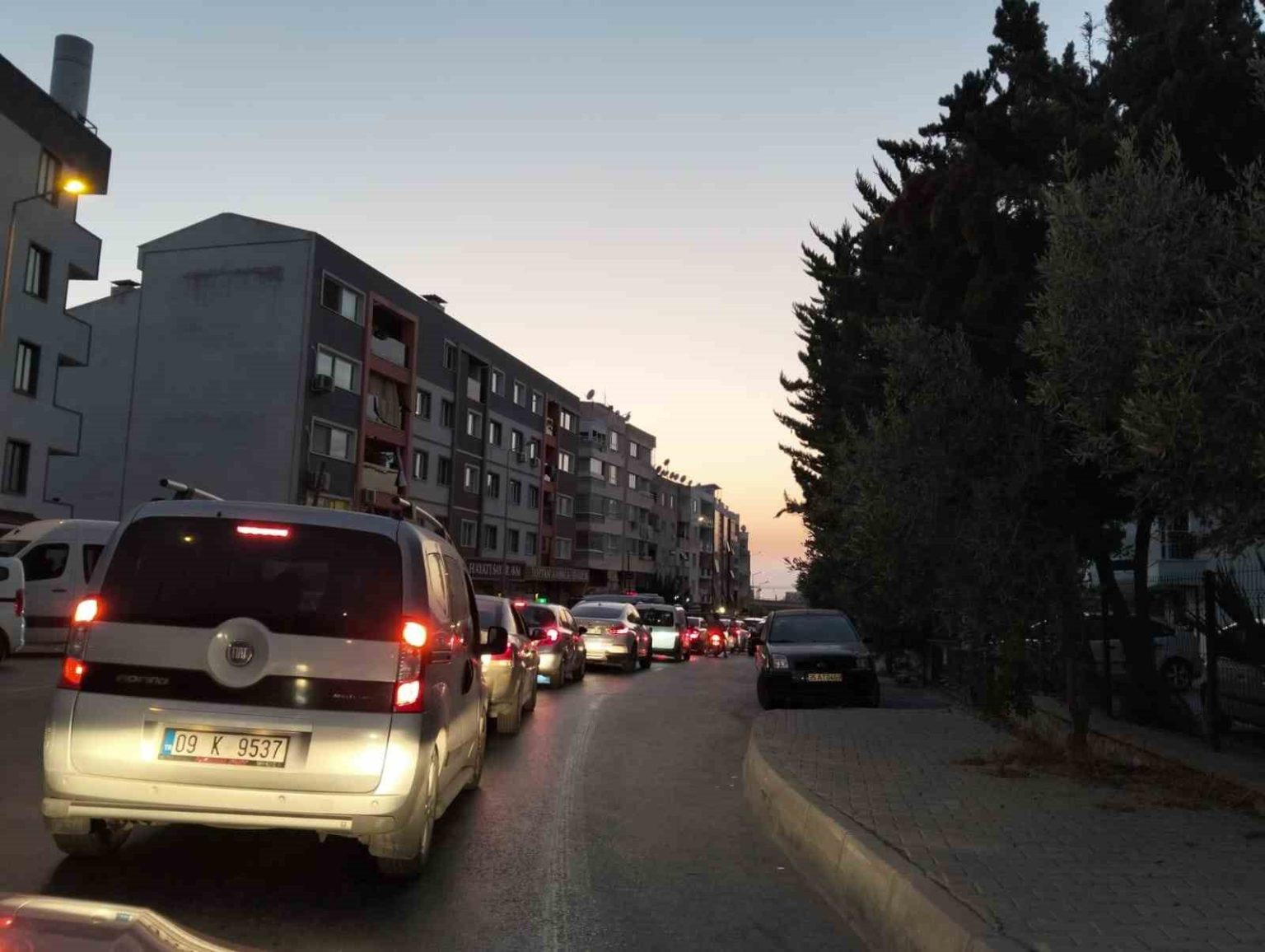trafik-yogunlugundan-kusadasi-da-nasibini-aldi