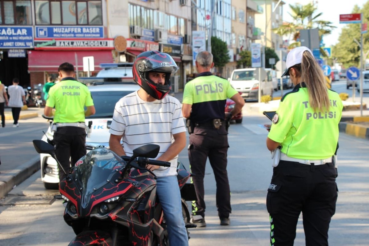 yazin-motosiklet-yogunlugu-artti-polis-denetimleri-hiz-kazandi