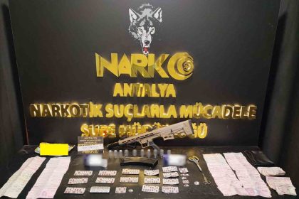 antalyada-uyusturucu-operasyonlarinda-1-haftada-28-olayda-yakalanan-17-kisi-tutuklandi
