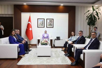 bakan-goktas-sosyal-politikalarimizi-kimseyi-geride-birakmama-ilkesiyle-gerceklestiriyoruz