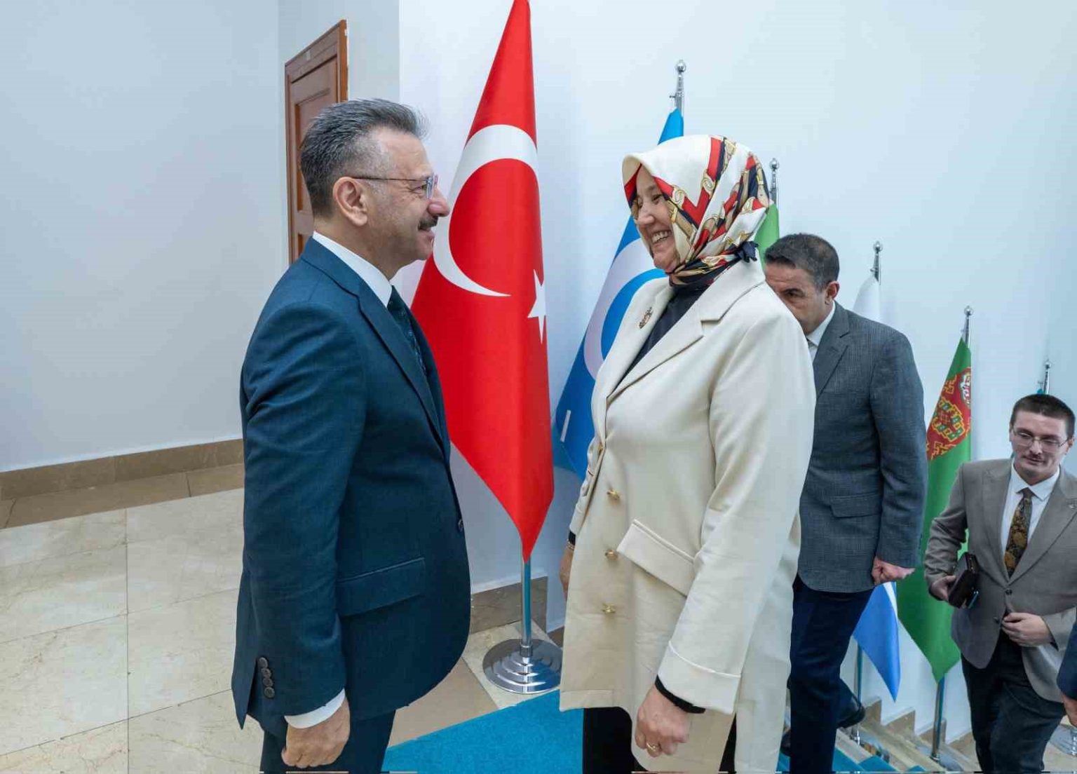 bakan-yardimcisi-yenigun-ile-vali-aksoy-sosyal-hizmet-faaliyetlerini-degerlendirdi