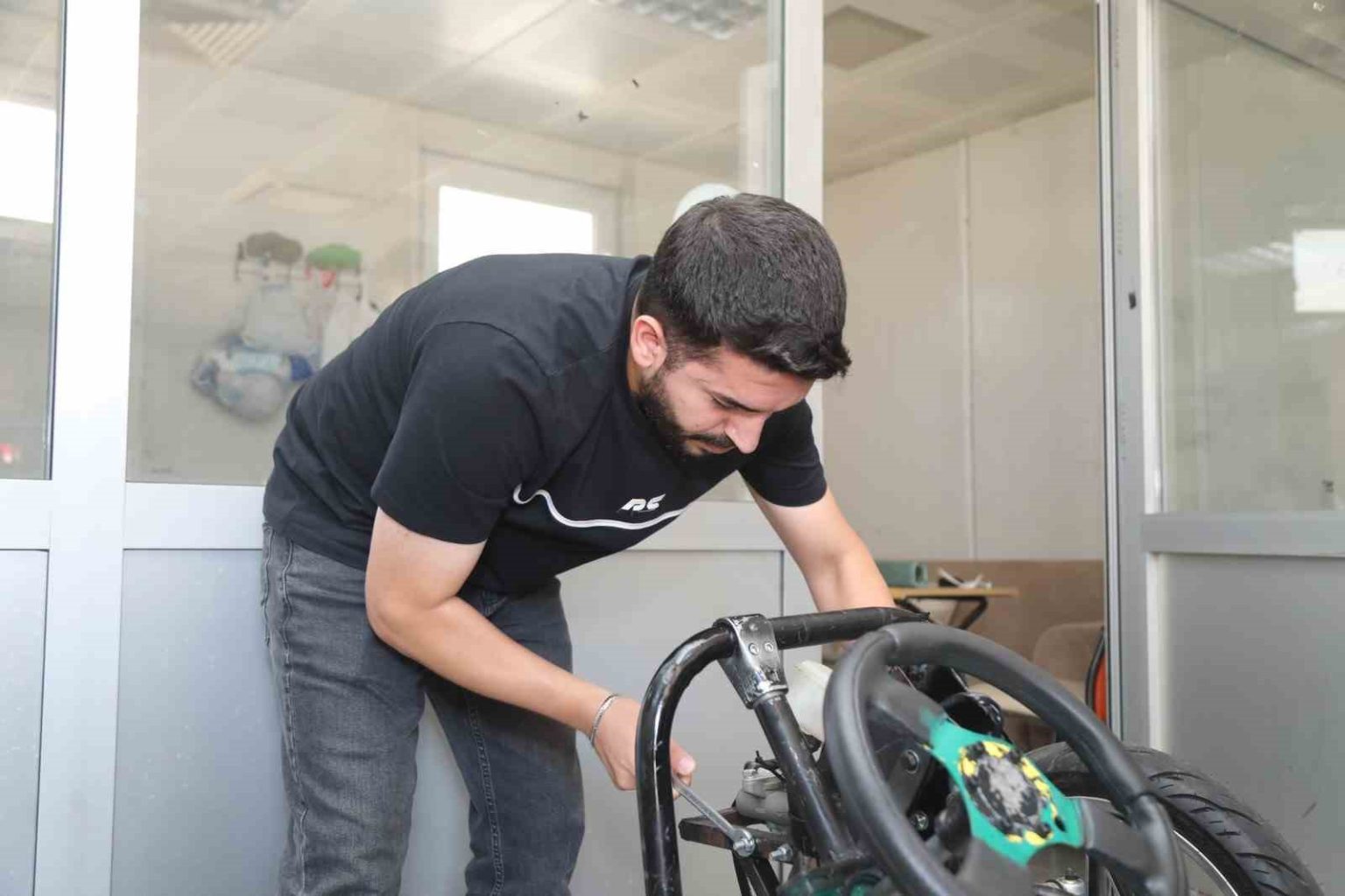 btu-ogrencileri-elektrikli-ve-hidrojenli-araclar-uretiyor