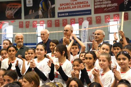 buyuksehirden-voleybol-lisesine-arazi-destegi