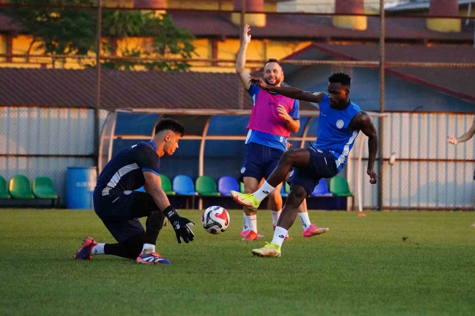 caykur-rizespor-alanyaspor-maci-hazirliklarini-surdurdu
