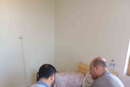 diclede-hasta-yasli-ve-yatalak-vatandaslarin-kimlik-karti-basvurulari-evlerinde-aliniyor