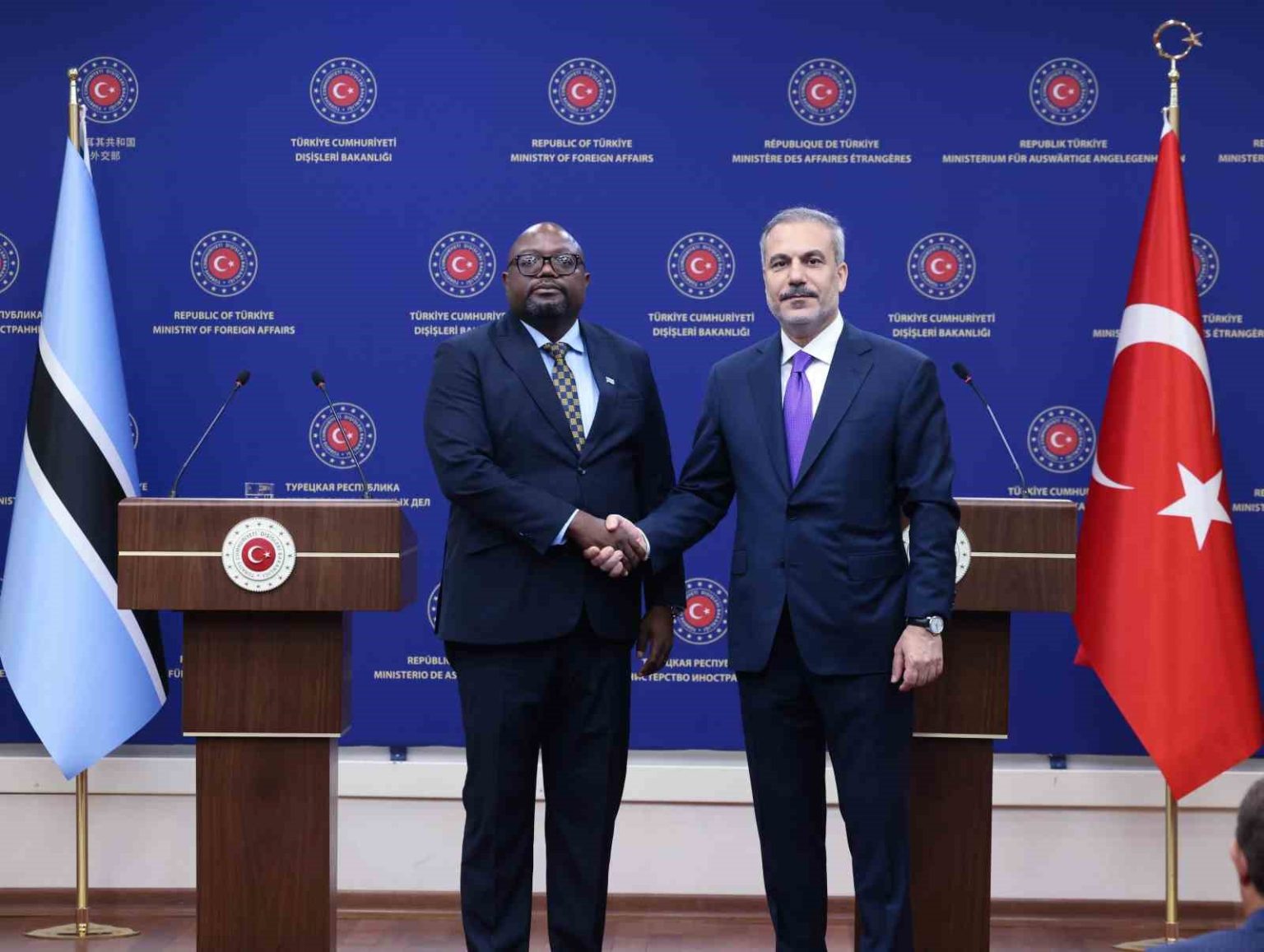 disisleri-bakani-fidan-gazzedeki-en-buyuk-tehdit-iki-milyon-insanin-aclikla-pencelesiyor-olmasi