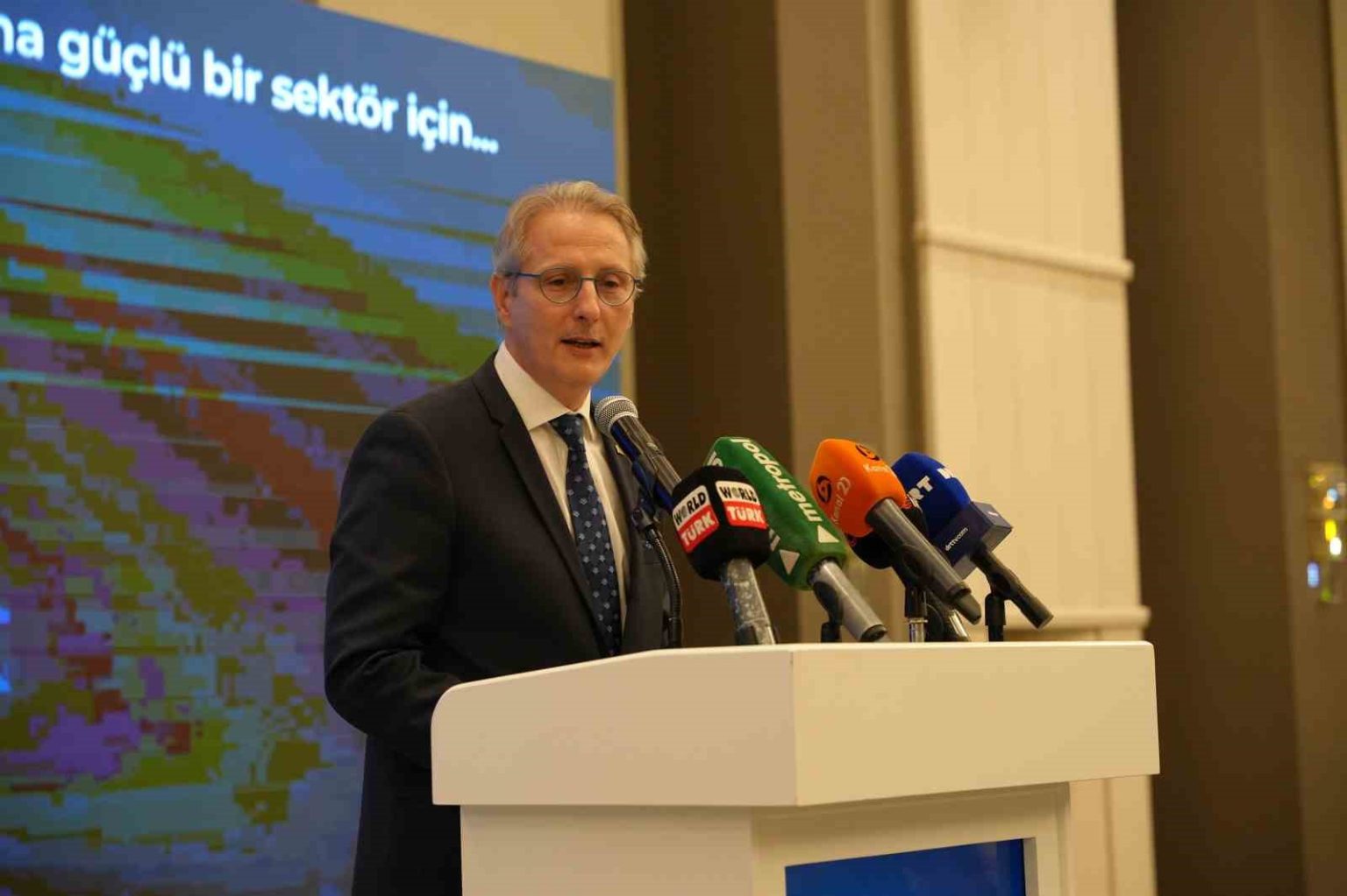 ev-tekstilinin-merkezi-denizlide-projelerini-anlatan-tetsiad-baskan-adayi-sahinler-bizim-agzimizdan-cikan-soz-senettir