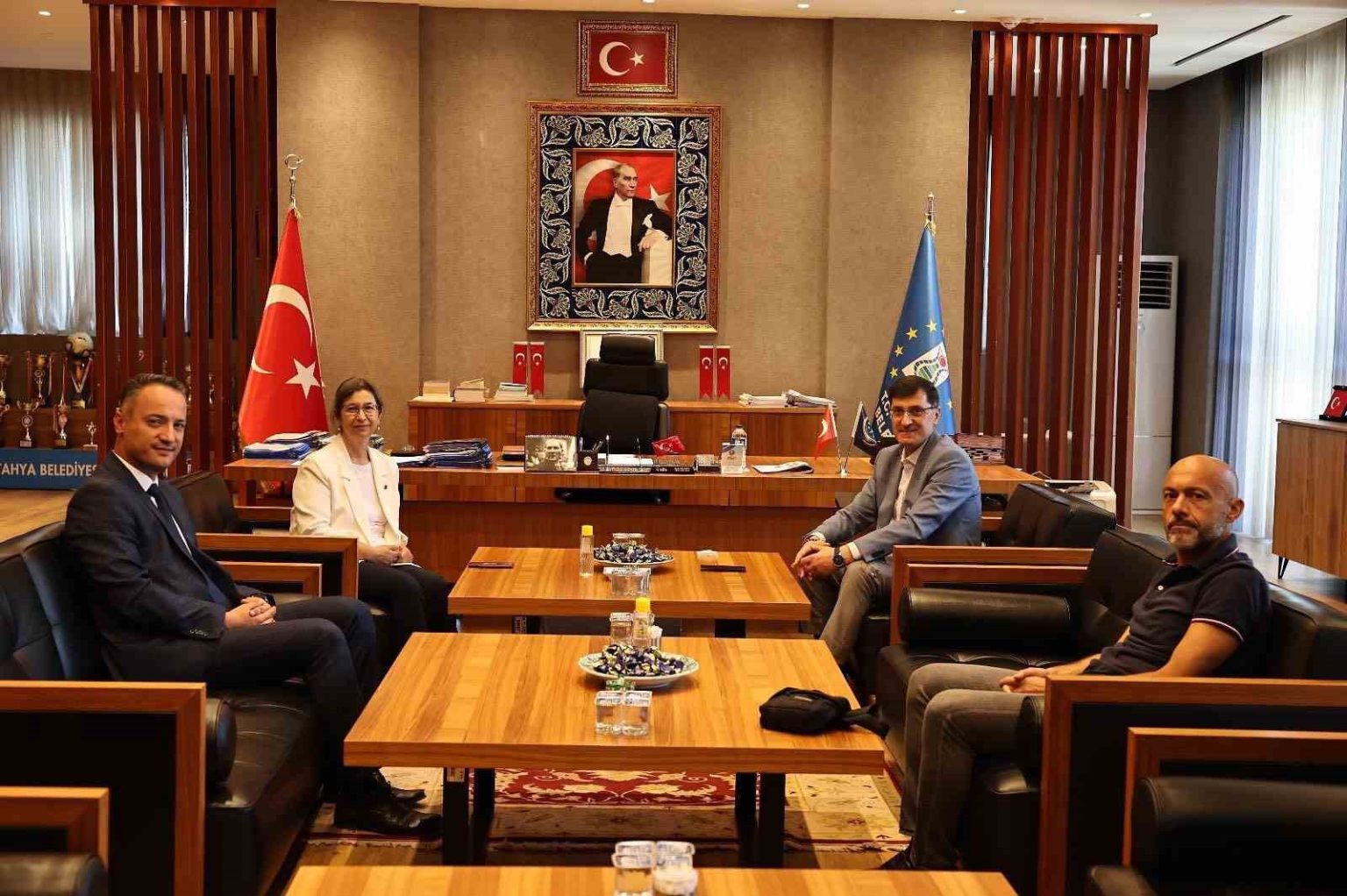 ilbank-eskisehir-bolge-muduru-emelden-belediye-baskani-kahveciye-ziyaret