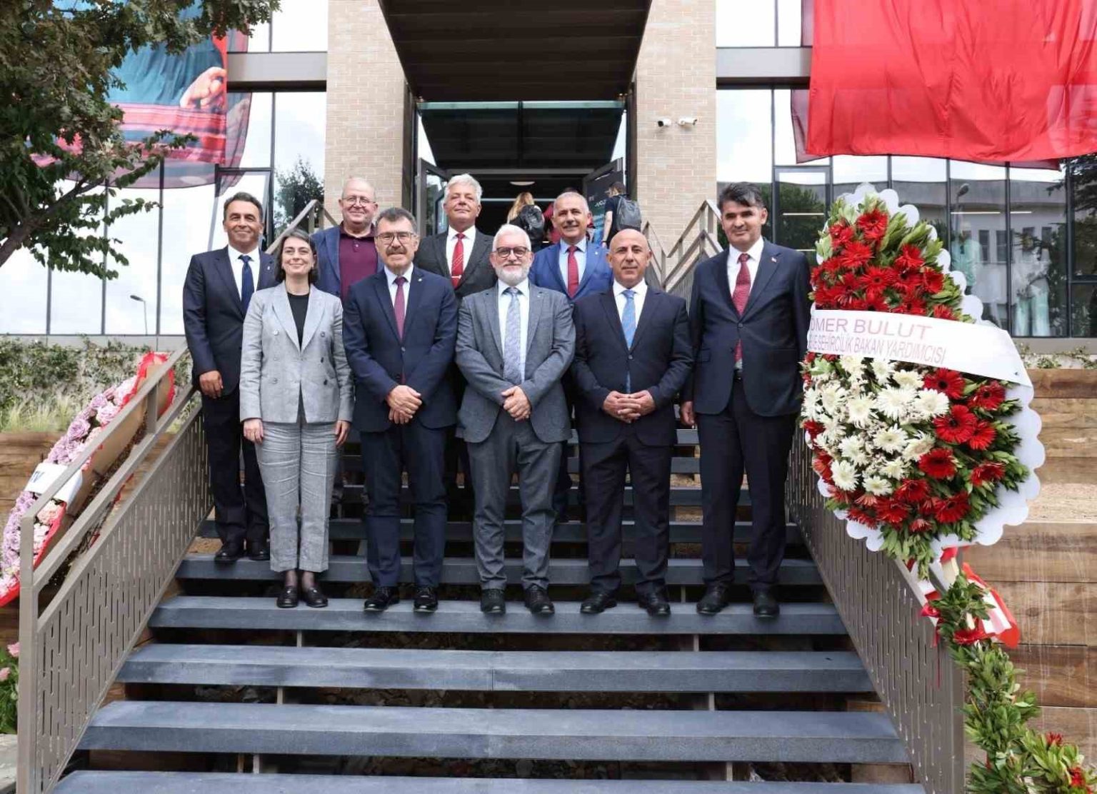 is-bankasi-itu-deprem-arastirma-merkezi-matam-acildi