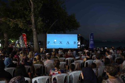 kamyoled-ile-acik-havada-sinema-keyfi