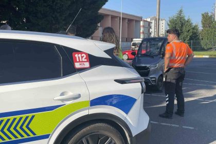 kapaklida-elektrikli-otomobille-scooter-carpisti-3-yarali