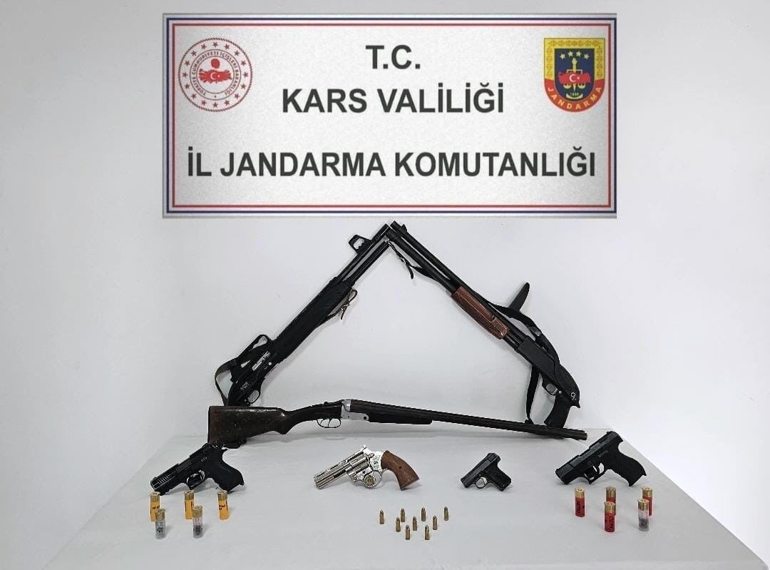 karsta-jandarmadan-silah-operasyonu