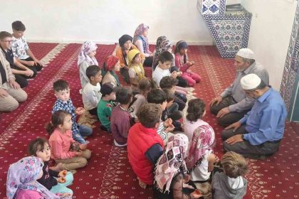 kuran-kursu-mezuniyet-toreninde-birinciler-odullendirildi