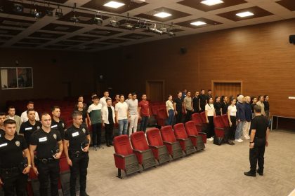 kutahyada-goreve-baslayan-polislere-oryantasyon-ve-farkindalik-egitimi