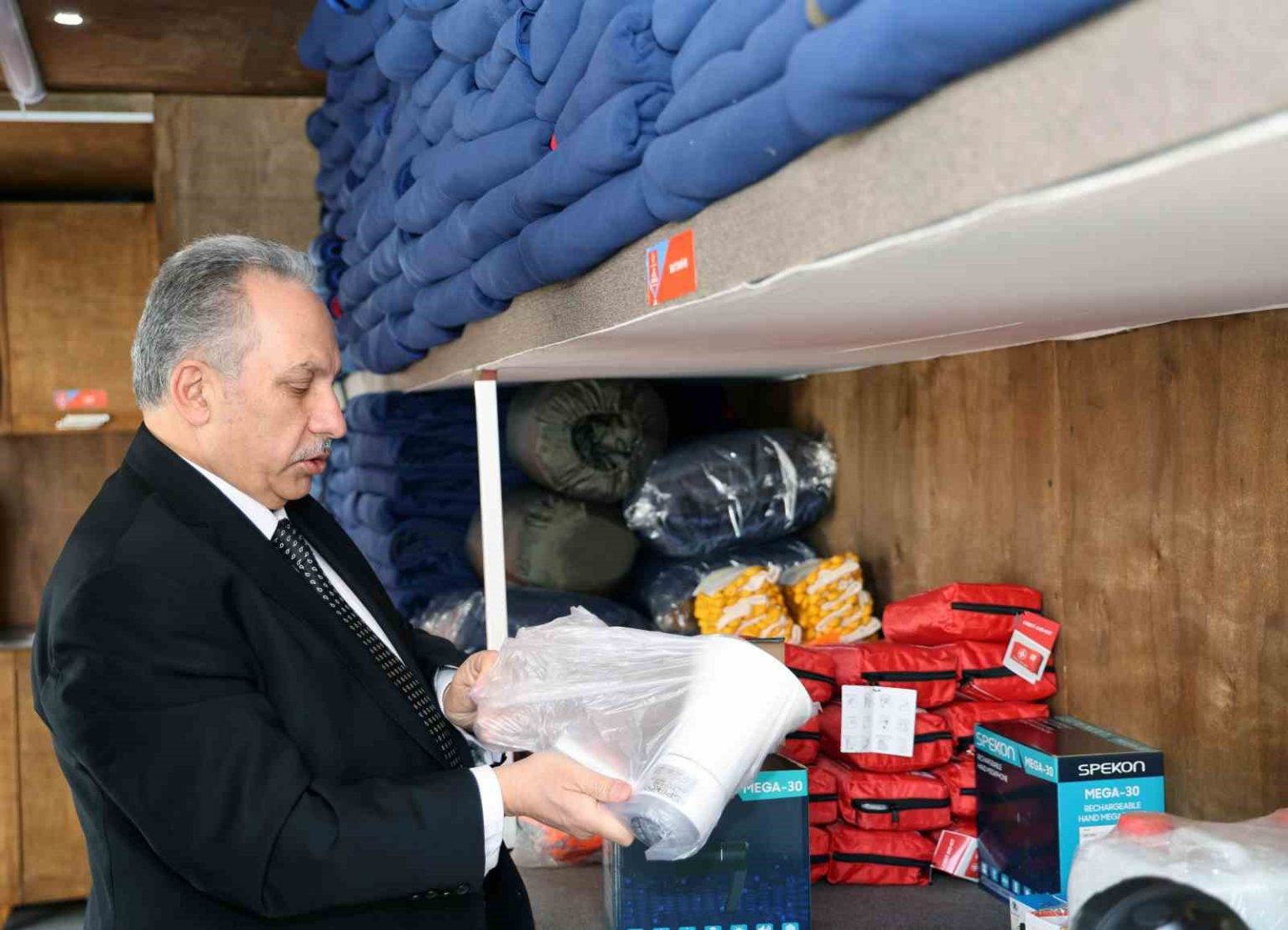 talasta-acil-durum-konteynerleri-dikkat-cekiyor