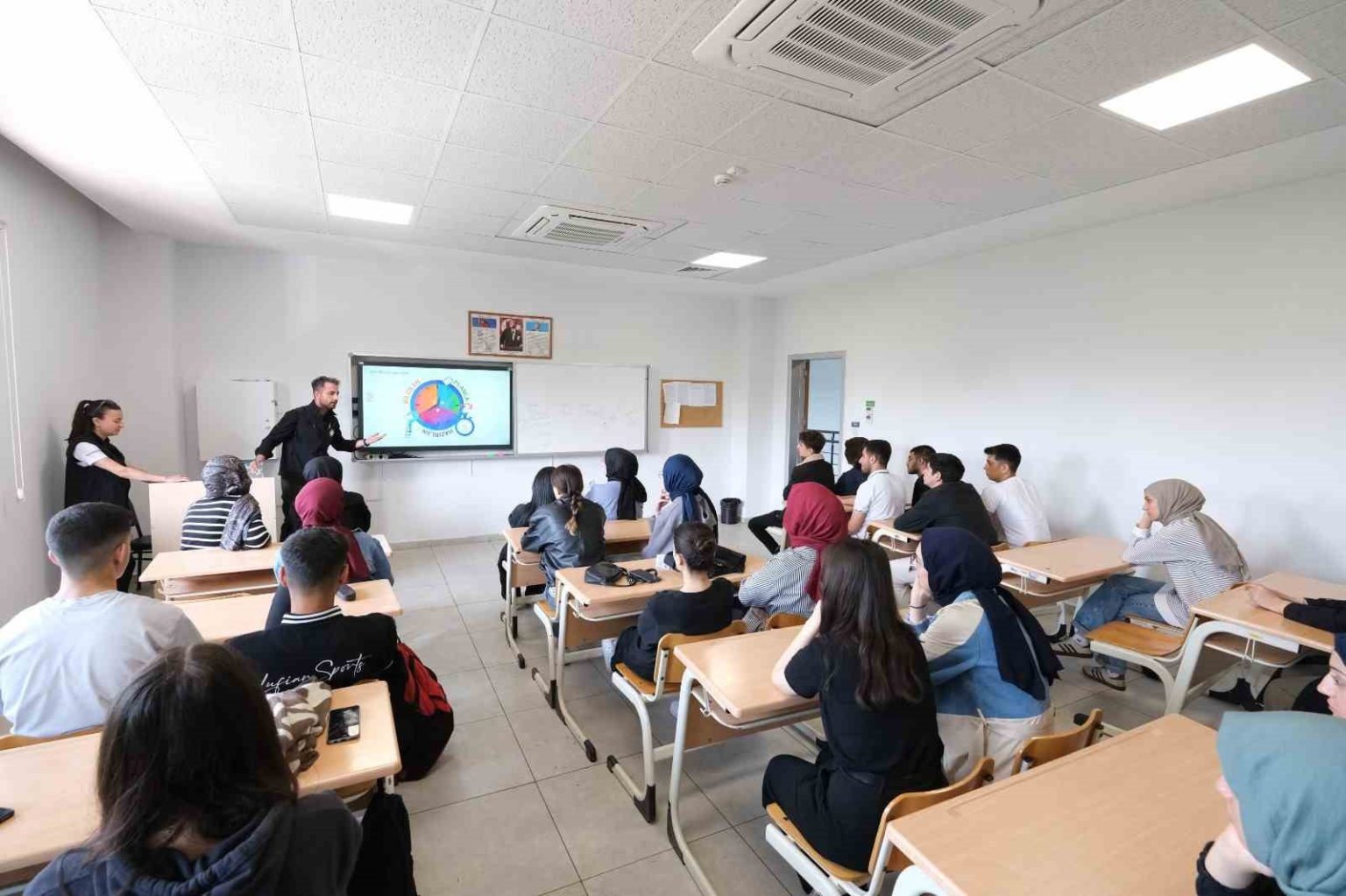 universite-hayallerinizi-buyuksehirle-gerceklestirin