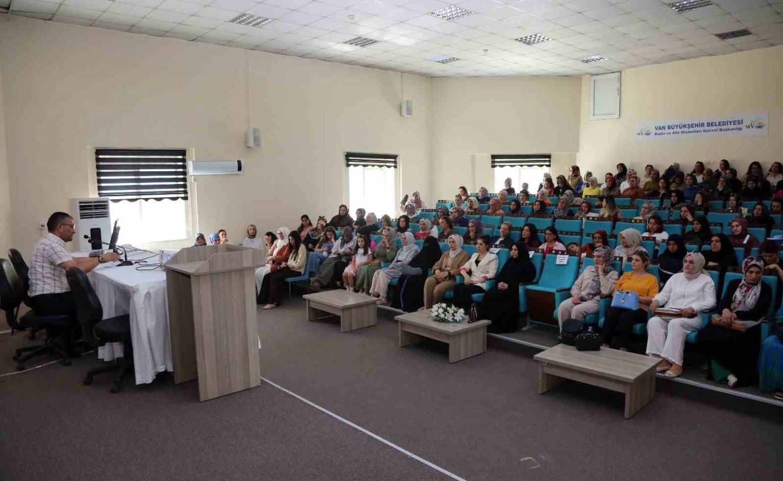 van-buyuksehir-belediyesinden-adem-personellerine-yonelik-is-ahlaki-semineri
