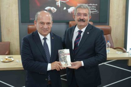 van-edremit-ile-balikesir-edremit-arasinda-hava-yolu-ile-dostluk-ve-baris-koprusu-kurulmak-isteniyor