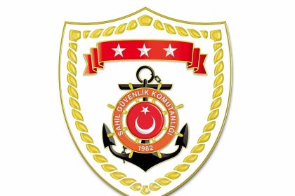 yelkenli-teknede-46-duzensiz-gocmen-ve-3-gocmen-kacakcisi-yakalandi