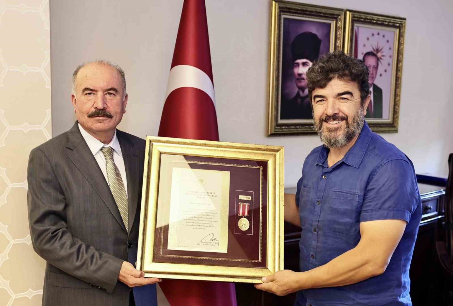 15-temmuz-gazisine-devlet-ovunc-madalyasi-verildi
